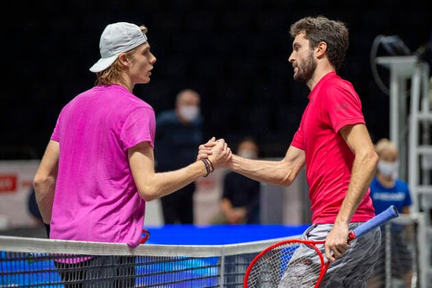 Im Denis SHAPOVALOV (CAN), Gilles SIMON (FRA) Denis SHAPOVALOV (CAN) vs. Gilles SIMON (FRA), TENNIS, bett1HULKS Championship, 22.10.2020, GER, TENNIS, ATP, Tennis Herren TOUR, bett1HULKS Championship, Denis SHAPOVALOV (CAN) vs. Gilles SIMON (FRA), 22.10.2020 KOELN Copyright: xEibnerxPressefotox xBenjaminxSOELZERx EP_BSO