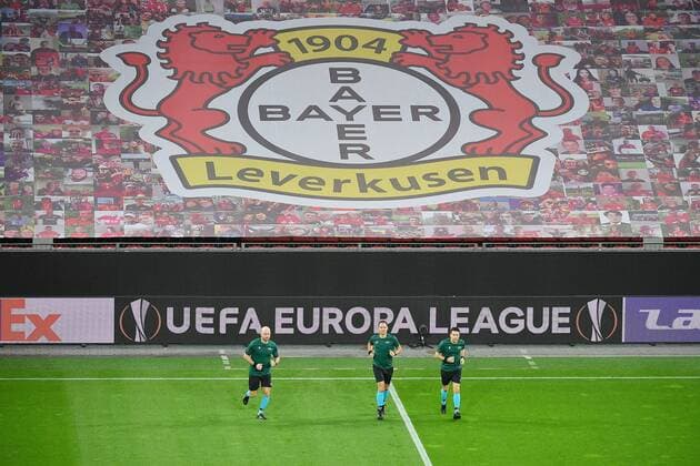 Leverkusen, Bayarena, 22.10.20, Europa League: Bayer 04 Leverkusen - OGC Nizza Das Schiedsrichtergepann v.li. Ivica Modric, Fran Jovic und Hrvoje Radic (alle Kroatien) Europa League: Bayer 04 Leverkusen - OGC Nizza Leverkusen Copyright: xEibner-Pressefotox EP_eer