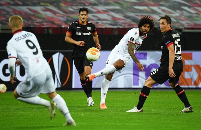 22.10.2020, xjhx, Fussball UEFA Europa League, Bayer 04 Leverkusen - OGC Nizza emspor, v.l. Kasper Dolberg (OGC Nizza), Nadiem Amiri (Bayer Leverkusen), Dante (OGC Nizza), Julian Baumgartlinger (Bayer Leverkusen) (DFL DFB REGULATIONS PROHIBIT ANY USE OF PHOTOGRAPHS as IMAGE SEQUENCES and or QUASI-VIDEO) Leverkusen