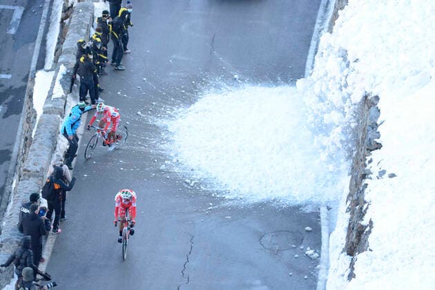Bilder des Jahres 2020, Sport 10 Oktober Sport Themen der Woche KW43 Sport Bilder des Tages 22-10-2020 Giro D italia; Tappa 18 Pinzolo - Laghi Di Cancano; 2020, Androni Giocattoli Sidermec; Stelvio; 