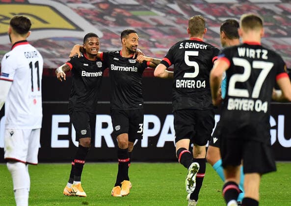 22.10.2020, xjhx, Fussball UEFA Europa League, Bayer 04 Leverkusen - OGC Nizza emspor, v.l. Leon Bailey (Bayer Leverkusen), Karim Bellarabi (Bayer Leverkusen) celebrate the goal, Der Torjubel zum 4:1 (DFL DFB REGULATIONS PROHIBIT ANY USE OF PHOTOGRAPHS as IMAGE SEQUENCES and or QUASI-VIDEO) Leverkusen
