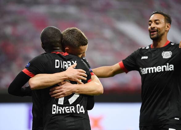 22.10.2020, xjhx, Fussball UEFA Europa League, Bayer 04 Leverkusen - OGC Nizza emspor, v.l. Moussa Diaby (Bayer Leverkusen), Florian Wirtz (Bayer Leverkusen), Karim Bellarabi (Bayer Leverkusen) celebrate the goal, Der Torjubel zum 6:1 (DFL DFB REGULATIONS PROHIBIT ANY USE OF PHOTOGRAPHS as IMAGE SEQUENCES and or QUASI-VIDEO) Leverkusen