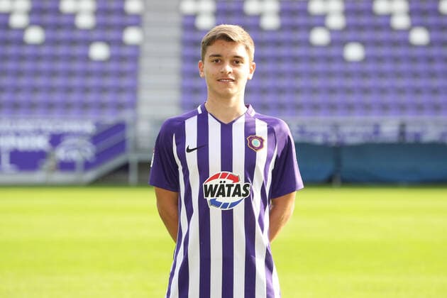 Teampraesentation Erz.Aue Fussball 2.Bundesliga Noah Baumann, FC Erzgebirge Aue; 2.Bundesliga, Porträttermin 2020 2021 , Aue, 22.10.2020, Erzgebirgsstadion, Fussball ,