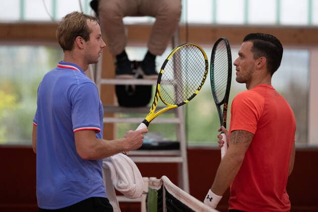 Tobias Kamke(GER) gratuliert dem Sieger Botic van de Zandschulp (NED) Tennis - Wolffkran Open - ATP, Tennis Herren Challenger - TC Ismaning - Ismaning - Bavaria - Germany - 23 October 2020. Â Copyright: xJuergenxHasenkopfx