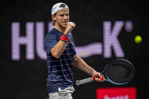 Im Siegesjubel von Diego SCHWARTZMAN (ARG) , Alejandro DAVIDOVICH FOKINA (ESP) vs. Diego SCHWARTZMAN (ARG), TENNIS, bett1HULKS Championship, 23.10.2020, GER, TENNIS, ATP, Tennis Herren TOUR, bett1HULKS Championship, Alejandro DAVIDOVICH FOKINA (ESP) vs. Diego SCHWARTZMAN (ARG), 23.10.2020 KOELN Copyright: xEibnerxPressefotox xBenjaminxSOELZERx EP_BSO