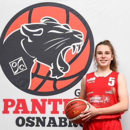 Basketball - Mannschaftsshooting Panthers Academy Osnabrück am 23.10.2020 in der OSC-Halle in Osnabrück (Niedersachsen Deutschland). Zoe Perlick; Panthers Academy Osnabrück, 2. DBBL Nord, Portraittermin 2020 2021