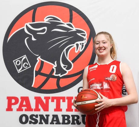 Basketball - Mannschaftsshooting Panthers Academy Osnabrück am 23.10.2020 in der OSC-Halle in Osnabrück (Niedersachsen Deutschland). Frieda Bühner; Panthers Academy Osnabrück, 2. DBBL Nord, Portraittermin 2020 2021 *** Basketball team shooting Panthers Academy Osnabrück on 23 10 2020 in the OSC hall in Osnabrück Lower Saxony Germany Frieda Bühner Panthers Academy Osnabrück, 2 DBBL North, portrait date 2020 2021
