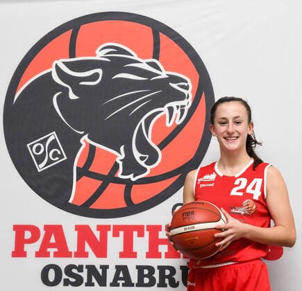 Basketball - Mannschaftsshooting Panthers Academy Osnabrück am 23.10.2020 in der OSC-Halle in Osnabrück (Niedersachsen Deutschland). Luise Hansmann; Panthers Academy Osnabrück, 2. DBBL Nord, Portraittermin 2020 2021