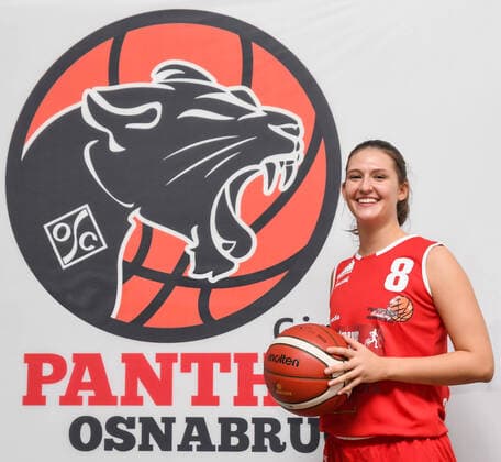 Basketball - Mannschaftsshooting Panthers Academy Osnabrück am 23.10.2020 in der OSC-Halle in Osnabrück (Niedersachsen Deutschland). Julia Dzeko; Panthers Academy Osnabrück, 2. DBBL Nord, Portraittermin 2020 2021