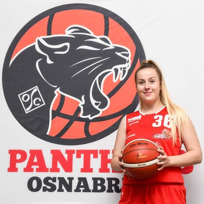 Basketball - Mannschaftsshooting Panthers Academy Osnabrück am 23.10.2020 in der OSC-Halle in Osnabrück (Niedersachsen Deutschland). Tessa Strompen; Panthers Academy Osnabrück, 2. DBBL Nord, Portraittermin 2020 2021
