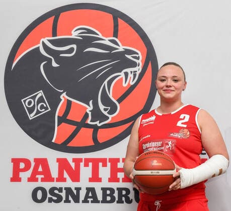 Basketball - Mannschaftsshooting Panthers Academy Osnabrück am 23.10.2020 in der OSC-Halle in Osnabrück (Niedersachsen Deutschland). Clara Sophie Schwartz; Panthers Academy Osnabrück, 2. DBBL Nord, Portraittermin 2020 2021
