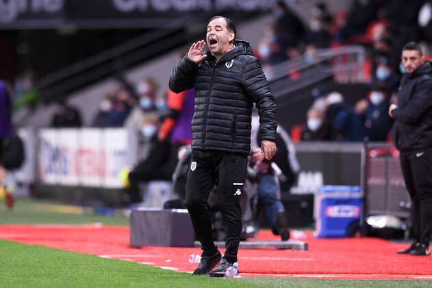STEPHANE MOULIN (ENTRAINEUR ANGERS) FOOTBALL : Rennes vs Angers - Ligue 1 Uber Eats - 23 10 2020 FEP Panoramic 