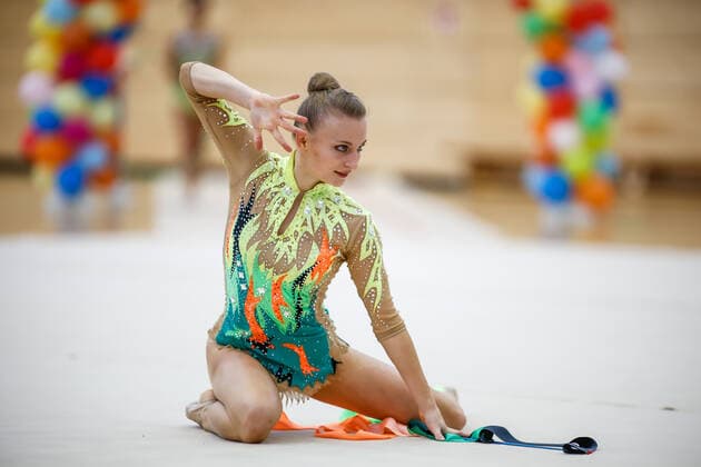 1. Vorrunde der Bundesliga 1+2 in der Rhythmischen Sportgymnastik; 24.10.2020 Marie Laux (TV Dahn e.V.); 1. Vorrunde der Bundesliga 1+2 in der Rhythmischen Sportgymnastik am 24.10.2020 in der Multifunktionshalle der Hermann-Neuberger-Sportschule in Saarbruecken Saarland.