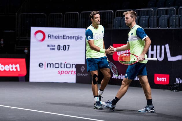 bett1HULKS Championship - ATP, Tennis Herren 250; Koeln, 24.10.2020 Abklatschen: MIES und KRAWIETZ Halbfinale Doppel: Marcus DANIELL (NZL) und Philipp OSWALD (AUT) vs Kevin KRAWIETZ (GER) und Andreas MIES (GER) 3 bett1HULKS Championship - ATP 250 am 24.10.2020 in Koeln (LANXESSarena), Deutschland Copyright: xBEAUTIFULxSPORTS Wunderlx