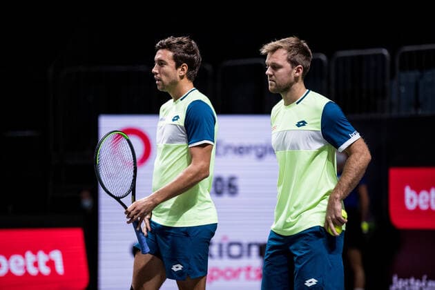 bett1HULKS Championship - ATP, Tennis Herren 250; Koeln, 24.10.2020 Besprechung: MIES und KRAWIETZ Halbfinale Doppel: Marcus DANIELL (NZL) und Philipp OSWALD (AUT) vs Kevin KRAWIETZ (GER) und Andreas MIES (GER) 3 bett1HULKS Championship - ATP 250 am 24.10.2020 in Koeln (LANXESSarena), Deutschland Copyright: xBEAUTIFULxSPORTS Wunderlx