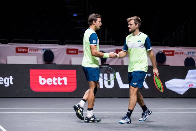 bett1HULKS Championship - ATP, Tennis Herren 250; Koeln, 24.10.2020 Abklatschen: MIES und KRAWIETZ Halbfinale Doppel: Marcus DANIELL (NZL) und Philipp OSWALD (AUT) vs Kevin KRAWIETZ (GER) und Andreas MIES (GER) 3 bett1HULKS Championship - ATP 250 am 24.10.2020 in Koeln (LANXESSarena), Deutschland Copyright: xBEAUTIFULxSPORTS Wunderlx