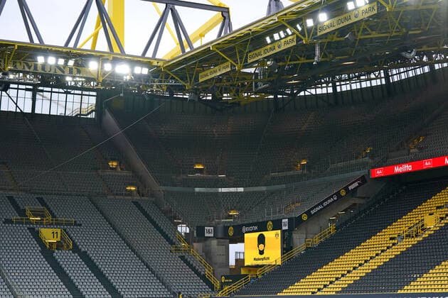 Fussball Signal Iduna Park, Anzeigetafel mit Corona-Hinweisen Dortmund, 24.10.2020, Fussball Bundesliga, Borussia Dortmund - FC Schalke 04 Dortmund *** Football Signal Iduna Park, scoreboard with corona signs Dortmund, 24 10 2020, Bundesliga football, Borussia Dortmund FC Schalke 04 Dortmund Poolfoto WITTERS ,EDITORIAL USE ONLY
