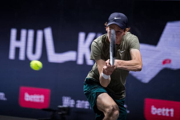 bett1HULKS Championship - ATP, Tennis Herren 250; Koeln, 24.10.2020 Jannik SINNER (ITA) Halbfinale Alexander ZVEREV (GER) 1 vs WC Jannik SINNER (ITA) bett1HULKS Championship - ATP 250 am 24.10.2020 in Koeln (LANXESSarena), Deutschland Copyright: xBEAUTIFULxSPORTS Wunderlx