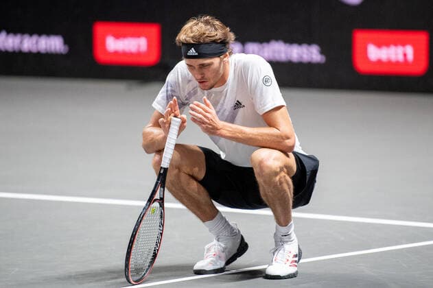 Im Alexander ZVEREV (GER) regt sich drastisch ueber die Linienentscheidung auf, Alexander ZVEREV (GER) vs. Jannik SINNER (ITA), TENNIS, bett1hulks Indoor, 24.10.2020, GER, TENNIS, ATP, Tennis Herren TOUR, bett1hulks Championship, Alexander ZVEREV (GER) vs. Jannik SINNER (ITA), 24.10.2020 KOELN Copyright: xEibnerxPressefotox xBenjaminxSOELZERx EP_BSO
