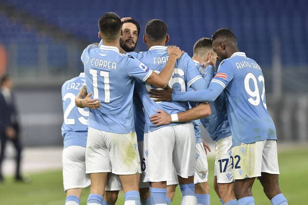 ROME, ITALY - October 24 : Luis Alberto of SS Lazio celebrates with his team mates after scores the opening goal during soccer match between SS Lazio and Bologna FC at Stadio Olimpico on October 24,2020 in Rome Italy LM  Copyright: xLM ClaudioxPasquazix xIPAx xLivexMediax 0