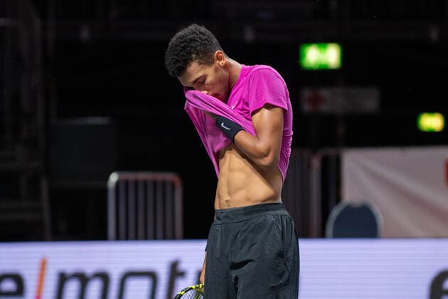 Im Felix AUGER-ALIASSIME (CAN) regt sich auf, Felix AUGER-ALIASSIME (CAN) vs. Diego SCHWARTZMAN (ARG), TENNIS, bett1hulks Indoor, 24.10.2020, Halbfinale GER, TENNIS, ATP, Tennis Herren TOUR, bett1hulks Championship, Felix AUGER-ALIASSIME (CAN) vs. Diego SCHWARTZMAN (ARG), Halbfinale, 24.10.2020 KOELN Copyright: xEibnerxPressefotox xBenjaminxSOELZERx EP_BSO
