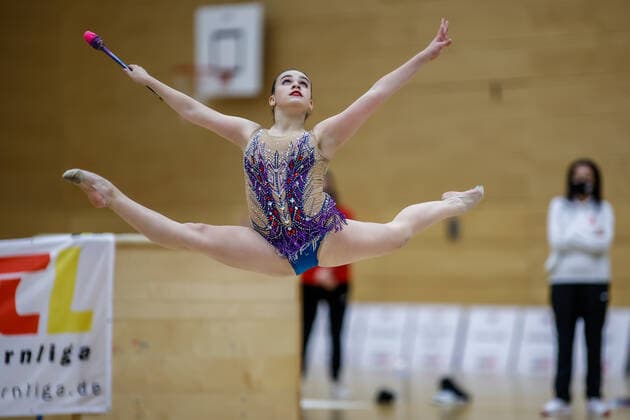 1. Vorrunde der Bundesliga 1+2 in der Rhythmischen Sportgymnastik; 24.10.2020 Yuliia Tretiak (Eintracht Frankfurt); 1. Vorrunde der Bundesliga 1+2 in der Rhythmischen Sportgymnastik am 24.10.2020 in der Multifunktionshalle der Hermann-Neuberger-Sportschule in Saarbruecken Saarland.