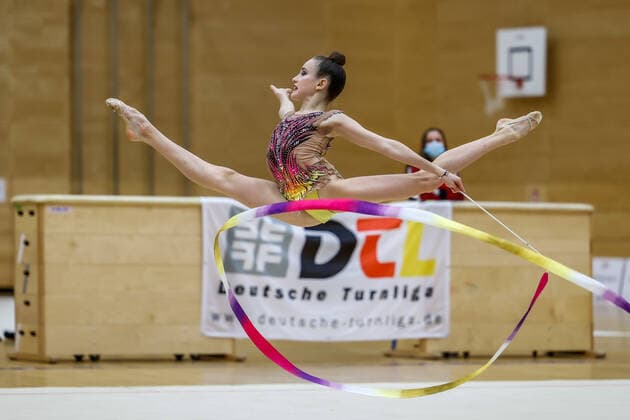 1. Vorrunde der Bundesliga 1+2 in der Rhythmischen Sportgymnastik; 24.10.2020 Darja Varfolomeev (Berliner TSC); 1. Vorrunde der Bundesliga 1+2 in der Rhythmischen Sportgymnastik am 24.10.2020 in der Multifunktionshalle der Hermann-Neuberger-Sportschule in Saarbruecken Saarland.