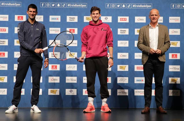 Sport Bilder des Tages TENNIS - ATP, Tennis Herren Erste Bank Open VIENNA,AUSTRIA,25.OCT.20 - TENNIS - ATP World Tour, Erste Bank Open, preview, press conference, PK, Pressekonferenz Image shows Novak Djokovic (SRB), Dominic Thiem (AUT) and tournament director Herwig Straka. GEPAxpictures xWalterxLuger