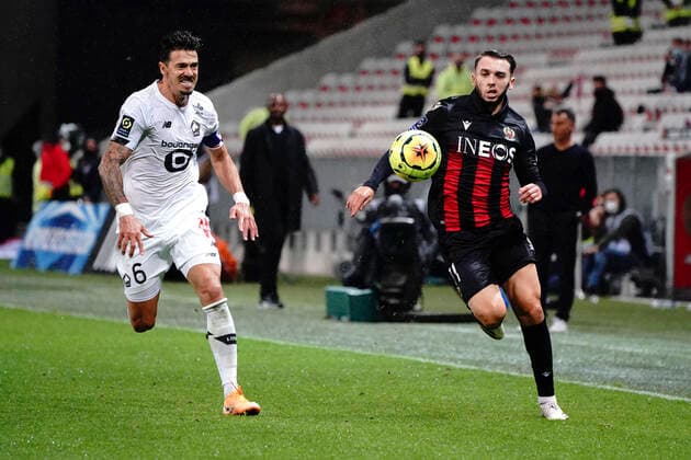 Amine Gouiri (OGC Nice) - Jose Fonte (Lille) FOOTBALL : OGC Nice vs Lille - Nice - 25 10 2020 NorbertScanella PanoramiC 