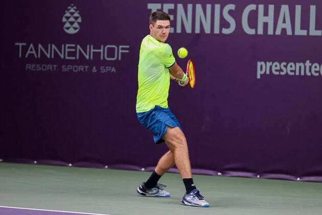 Im Bild: Kamil Majchrzak (POL) TENNIS CHALLENGER HAMBURG - presented by TANNENHOF, Hamburg, Hamburger Tennisverban, 26.10.2020,