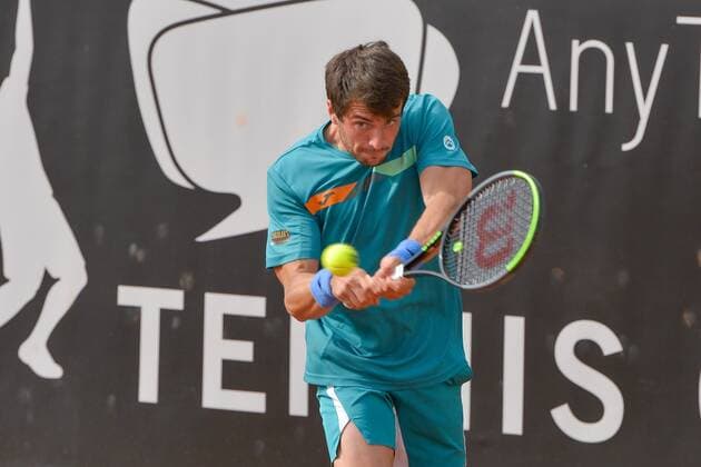 Spanish tennis player Pedro Martinez in action against countryman Mario Vilella during their men s single match at the ATP, Tennis Herren Marbella Challenger in Malaga, Spain, 26 October 2020. ATP Marbella Challenger in Malaga !ACHTUNG: NUR REDAKTIONELLE NUTZUNG!  Copyright: xAntonioxPazx MA09 20201026-637393300954964388