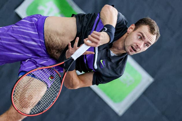 Im Bild: Roman SAFIULLIN (RUS) TENNIS CHALLENGER HAMBURG - presented by TANNENHOF, Hamburg, Hamburger Tennisverband, 27.10.2020,