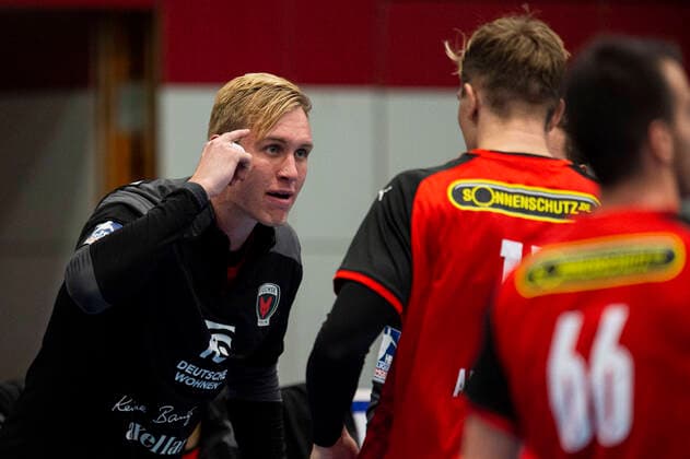 25.10.2020 - Handball, 2020 2021, 1. Bundesliga, 5. Spieltag, GWD Minden - Füchse Berlin: (L-M) Marian Michalczik (Berlin), Lasse Andersson (Berlin) Lübbecke Nordrhein-Westfalen Deutschland Kreissporthalle