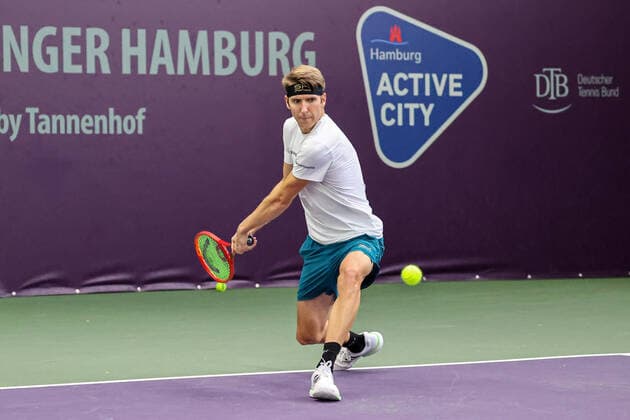 Im Bild: Cedrik-Marcel STEBE (GER) TENNIS CHALLENGER HAMBURG - presented by TANNENHOF, Hamburg, DTB-Stützpunkt Hamburg, 29.10.2020,