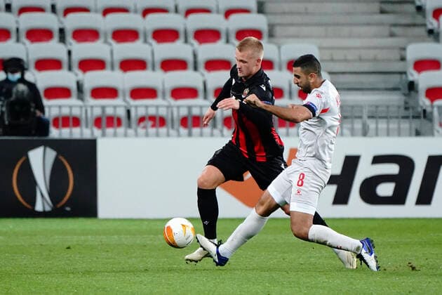 Kasper Dolberg (OGC Nice) - Marwan Kabha (Apoel Beer Sheva FC) FOOTBALL : OGC Nice vs Apoel Beer Sheva FC - Ligue Europa - Nice - 29 10 2020 NorbertScanella PanoramiC 