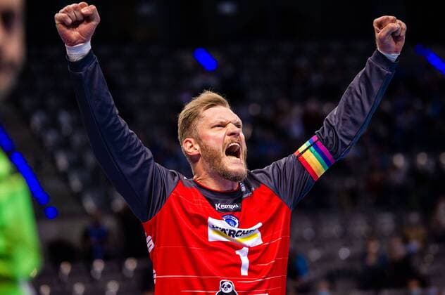Jubel Siegerpose Johannes Bitter (TVB Stuttgart 1) ; 1. Handball Bundesliga: TVB Stuttgart - SC DHfK Leipzig am 29.10.2020 in Stuttgart (PORSCHE Arena), Baden-Wuerttemberg, Deutschland Stuttgart. 29.10.20 Handball , 29.10.2020, Stuttgart (Deutschland)
