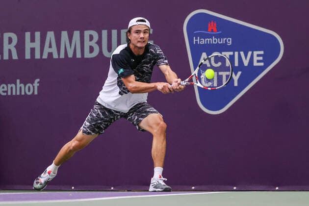 Im Bild: Taro Daniel (JPN) 2 TENNIS CHALLENGER HAMBURG - presented by TANNENHOF, Hamburg, DTB-Stützpunkt Hamburg, 30.10.2020,
