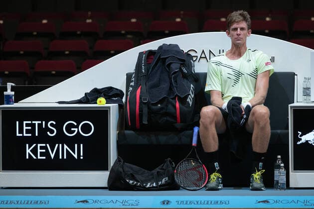 Kevin Anderson (RSA) sitzt auf der Bank waehrend der Spielpause Tennis - ERSTE BANK OPEN 2020 - ATP, Tennis Herren 500 - Stadthalle - Wien - - Oesterreich - 30 October 2020. Â Copyright: xJuergenxHasenkopfx