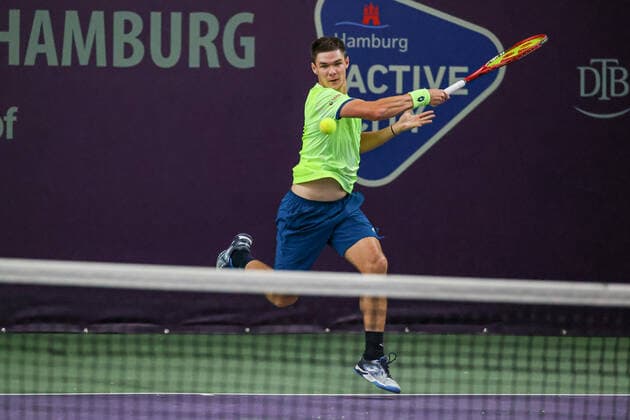 Im Bild: Kamil Majchrzak (POL) 1 TENNIS CHALLENGER HAMBURG - presented by TANNENHOF, Hamburg, DTB-Stützpunkt Hamburg, 30.10.2020,