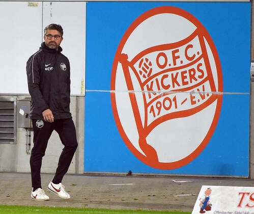 Fußball, Trainerhistorie, Kickers Offenbach 30.10.2020, xhbx, Fussball Regionalliga Suedwest, Offenbacher Kickers - TSV Schott Mainz emspor, v.l. Trainer Angelo Barletta (Offenbacher Kickers) (DFL DFB REGULATIONS PROHIBIT ANY USE OF PHOTOGRAPHS as IMAGE SEQUENCES and or QUASI-VIDEO) Offenbach am Main