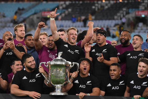 Bilder des Jahres 2020, Sport 10 Oktober Sport Themen der Woche KW44 Sport Bilder des Tages RUGBY BLEDISLOE CUP, The All Blacks celebrate after defeating the Wallabies to take during the third Bledisloe Cup Rugby match between New Zealand All Blacks and Australia Wallabies at ANZ Stadium, Sydney, Saturday, October 31, 2020. ( NO ARCHIVING, EDITORIAL USE ONLY, NO USE IN BOOKS WITHOUT CONSENT SYDNEY NSW AUSTRALIA  Copyright: xDEANxLEWINSx 20201031001500606617