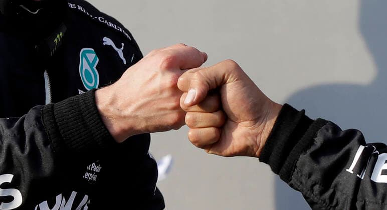 Sport Bilder des Tages Motorsports: FIA Formula One World Championship, WM, Weltmeisterschaft 2020, Grand Prix of Emilia Romagna Motorsports: FIA Formula One World Championship 2020, Grand Prix of Emilia Romagna, 77 Valtteri Bottas (FIN, Mercedes-AMG Petronas Formula One Team), 44 Lewis Hamilton (GBR, Mercedes-AMG Petronas Formula One Team),