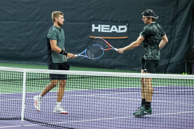 Im Bild: Lloyd GLASSPOOL (GBR) und Alex LAWSON (USA) TENNIS CHALLENGER HAMBURG - presented by TANNENHOF, Hamburg, DTB-Stützpunkt Hamburg, 31.10.2020,