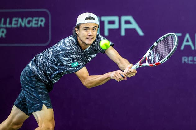 Im Bild: Taro Daniel (JPN) 2 TENNIS CHALLENGER HAMBURG - presented by TANNENHOF, Hamburg, DTB-Stützpunkt Hamburg, 01.11.2020,