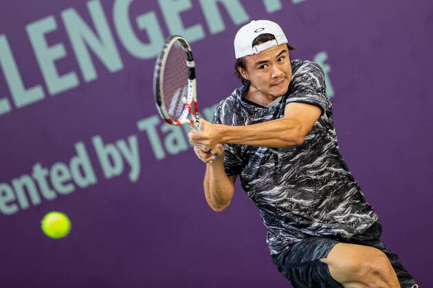 Im Bild: Taro Daniel (JPN) 2 TENNIS CHALLENGER HAMBURG - presented by TANNENHOF, Hamburg, DTB-Stützpunkt Hamburg, 01.11.2020,