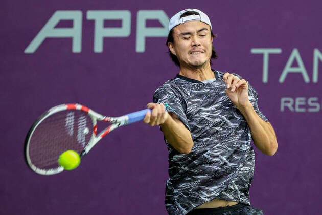 Im Bild: Taro Daniel (JPN) 2 TENNIS CHALLENGER HAMBURG - presented by TANNENHOF, Hamburg, DTB-Stützpunkt Hamburg, 01.11.2020,