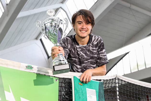 Im Bild: Taro Daniel (JPN) 2 - Sieger 2020 TENNIS CHALLENGER HAMBURG - presented by TANNENHOF, Hamburg, DTB-Stützpunkt Hamburg, 01.11.2020,
