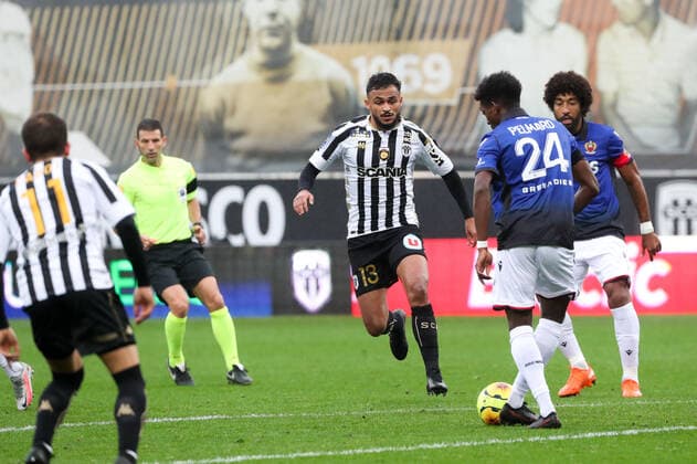 13 SOFIANE BOUFAL (SCO) FOOTBALL : Angers vs Nice - Ligue 1 Uber Eats - 01 11 2020 FEP Panoramic 
