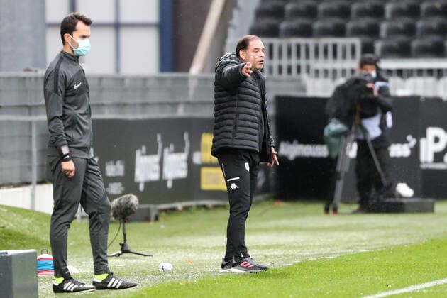 STEPHANE MOULIN (ENTRAINEUR ANGERS) FOOTBALL : Angers vs Nice - Ligue 1 Uber Eats - 01 11 2020 FEP Panoramic 