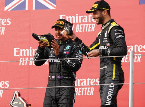 Motorsports: FIA Formula One World Championship, WM, Weltmeisterschaft 2020, Grand Prix of Emilia Romagna, 44 Lewis Hamilton (GBR, Mercedes-AMG Petronas Formula One Team), 3 Daniel Ricciardo (AUS, Renault DP World F1 Team), Imola Italy